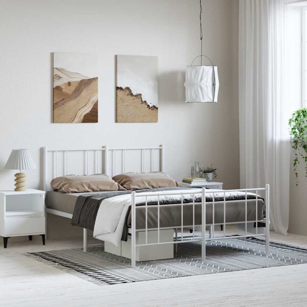 vidaXL Sängram med huvudgavel och fotgavel vit metall 135x190 cm