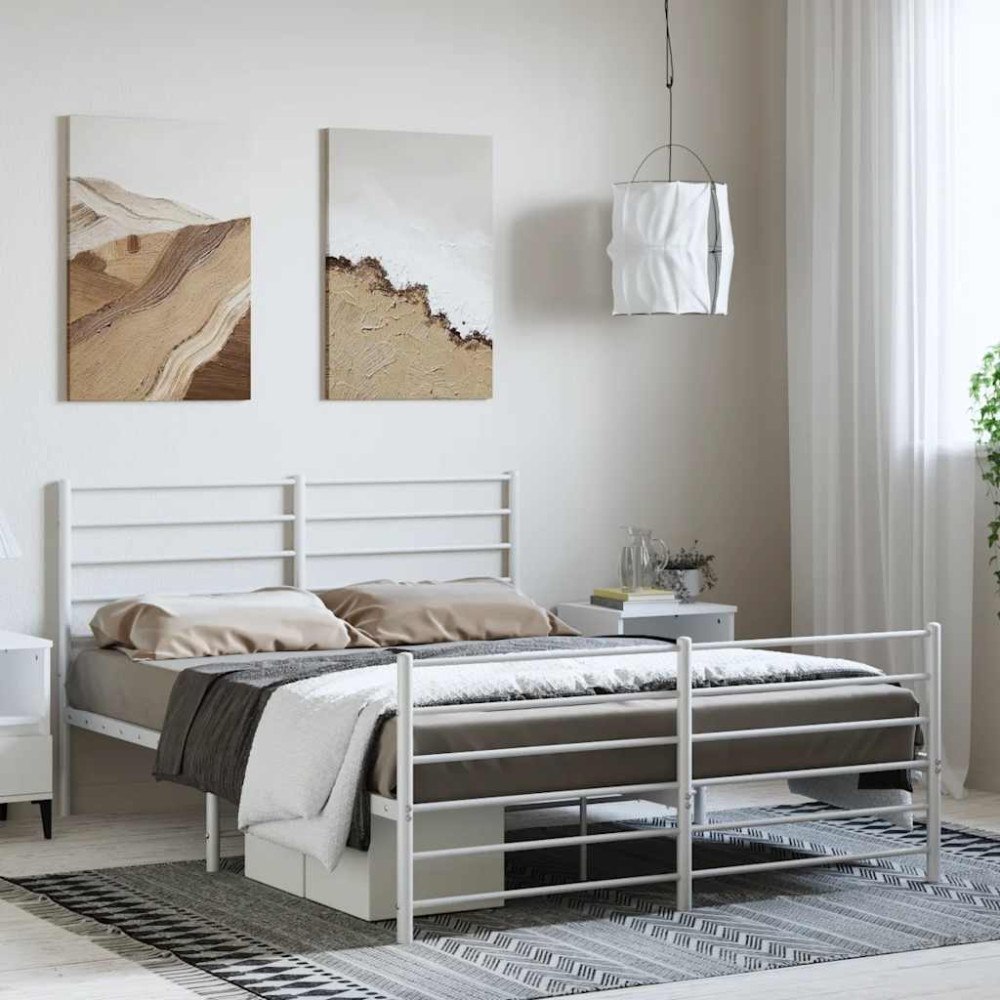 vidaXL Sängram med huvudgavel och fotgavel vit metall 135x190 cm