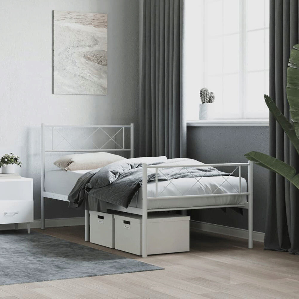 vidaXL Sängram med huvudgavel och fotgavel vit metall 90x200 cm