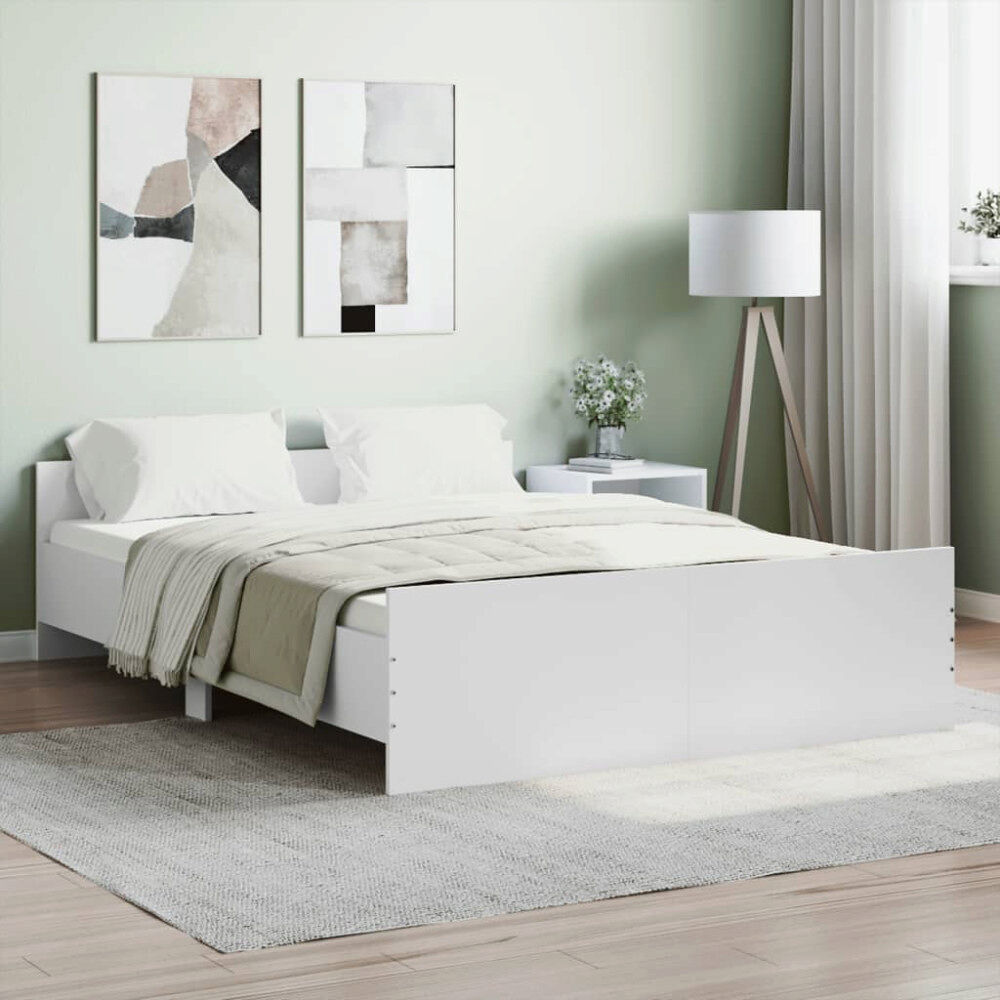 vidaXL Sängram med huvudgavel och fotgavel vit 135x190 cm