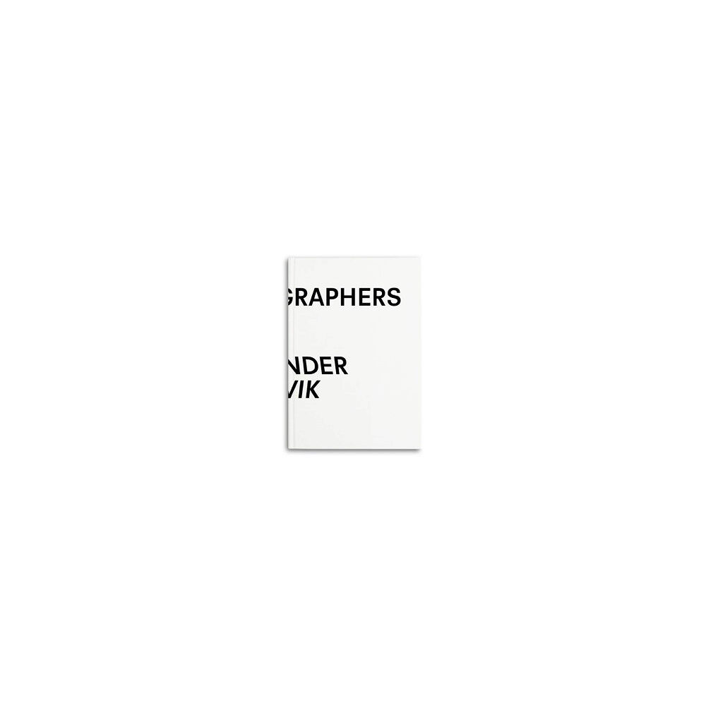 Hanna Nova Beatrice 15 x years, 15 x photographers, 15 x chairs by Alexander Lervik (inbunden, eng)