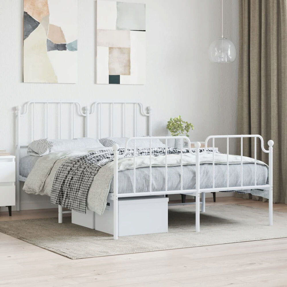 vidaXL Sängram med huvudgavel och fotgavel vit metall 135x190 cm