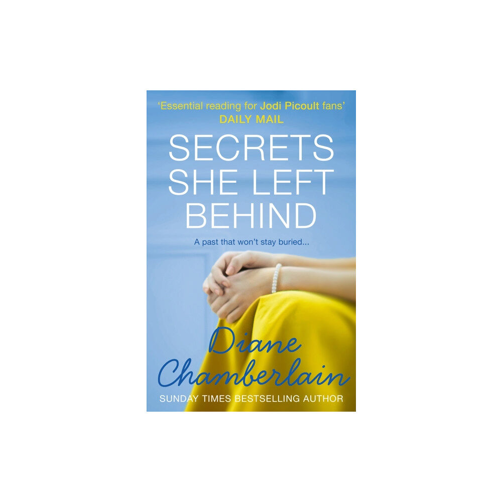 HarperCollins Publishers Secrets She Left Behind (häftad, eng)