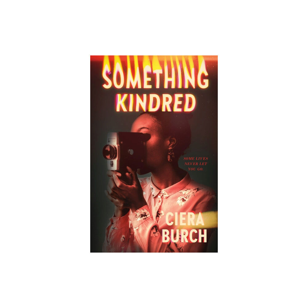 Farrar, Straus & Giroux Inc Something Kindred (inbunden, eng)