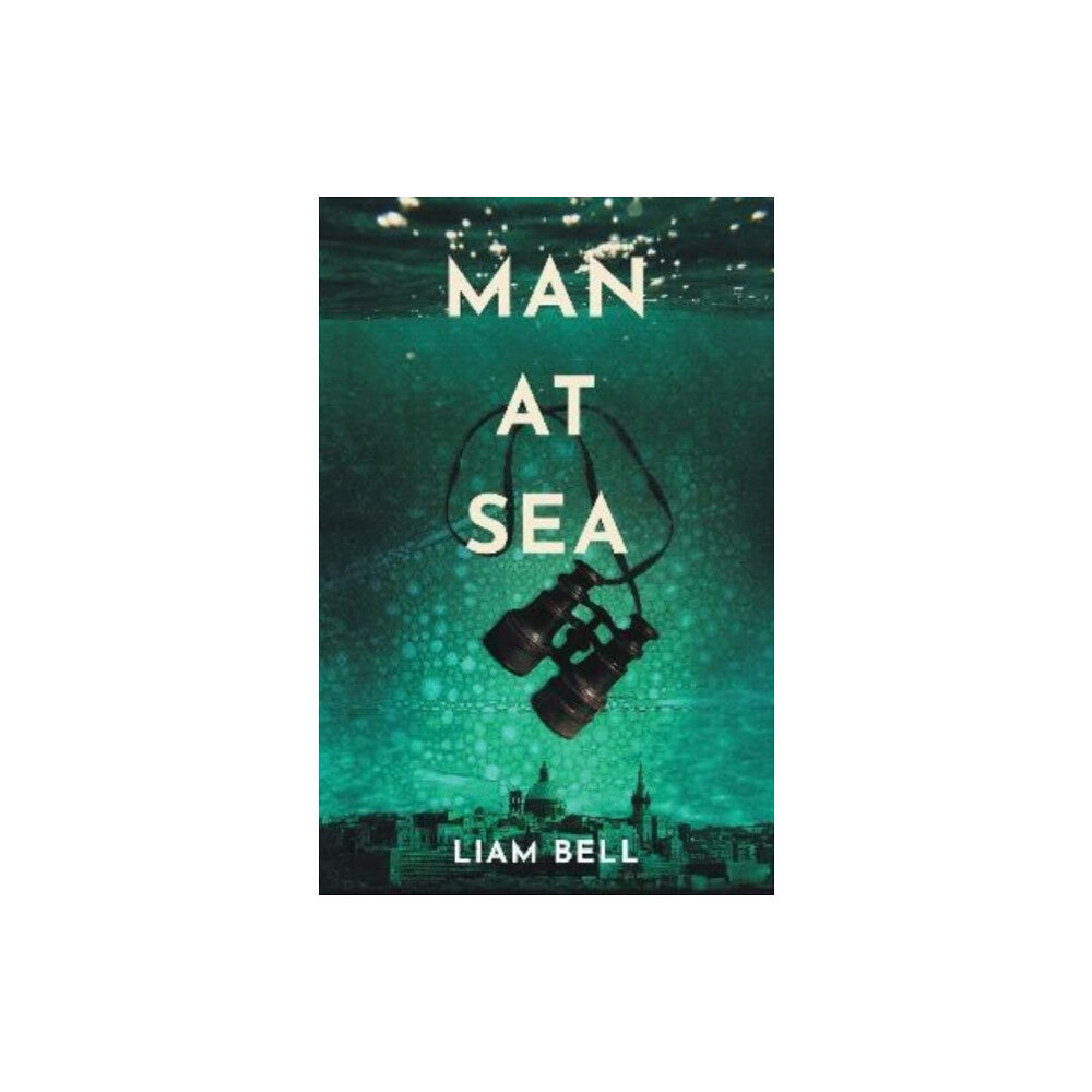 Fly on the Wall Press Man At Sea (häftad, eng)