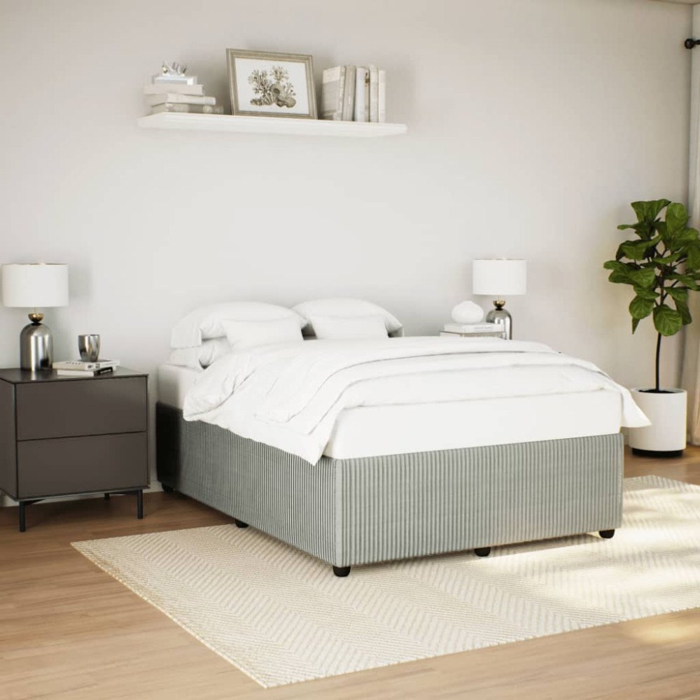 vidaXL Sängram utan madrass ljusgrå 140x190 cm sammet