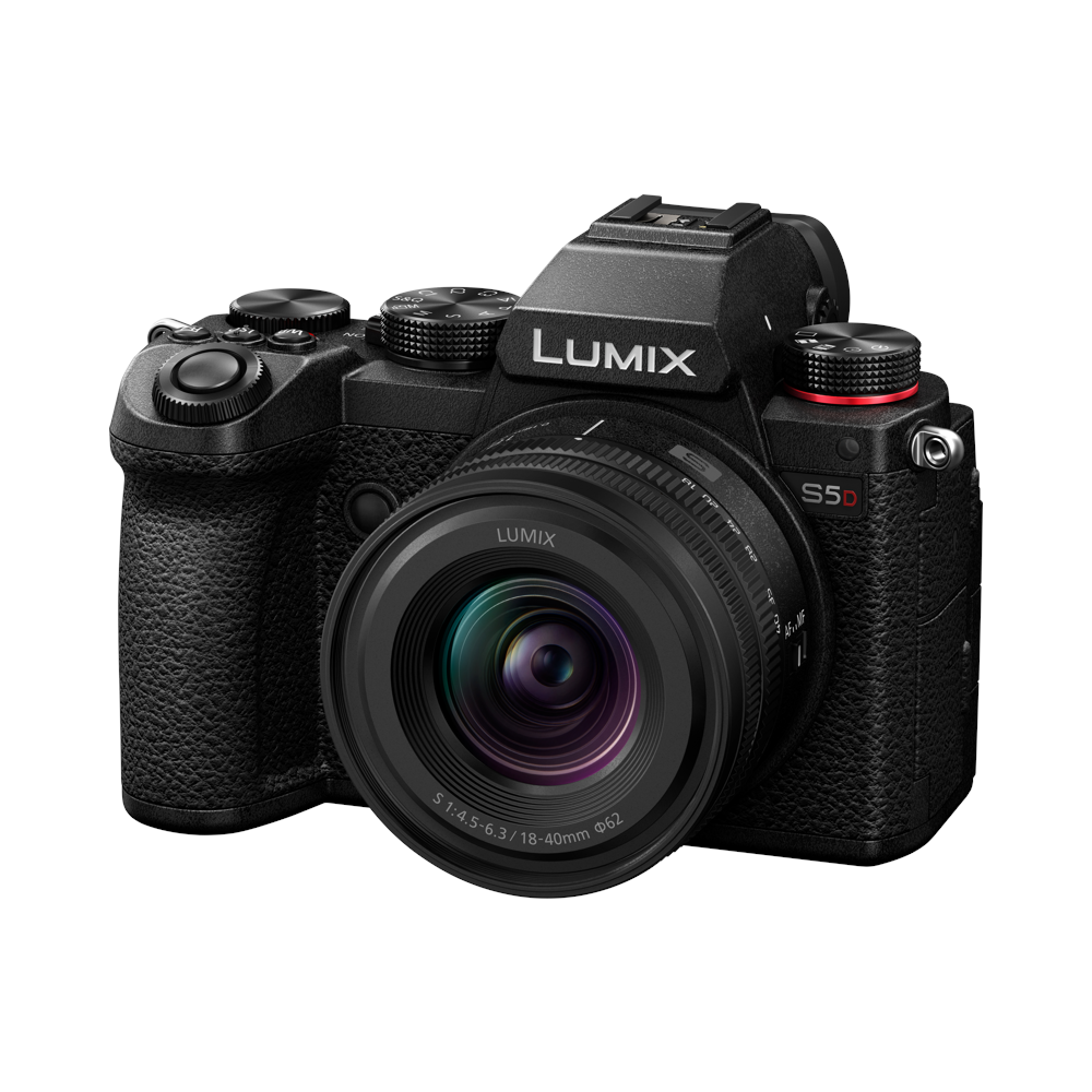 Panasonic Panasonic Lumix S5D with S-R1840 F/4.5-6.3 KIT
