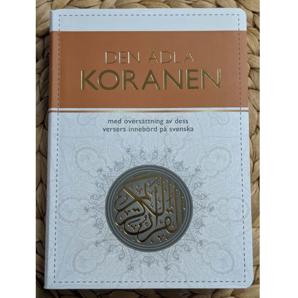 Nordic Förlag AB Den ädla Koranen med översättning av dess versers innebörd på svenska (inbunden)