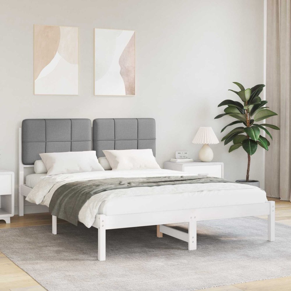 vidaXL Sängram med Klädd Huvudgavel Ljusgrå 135 x 190 cm Massiv furu