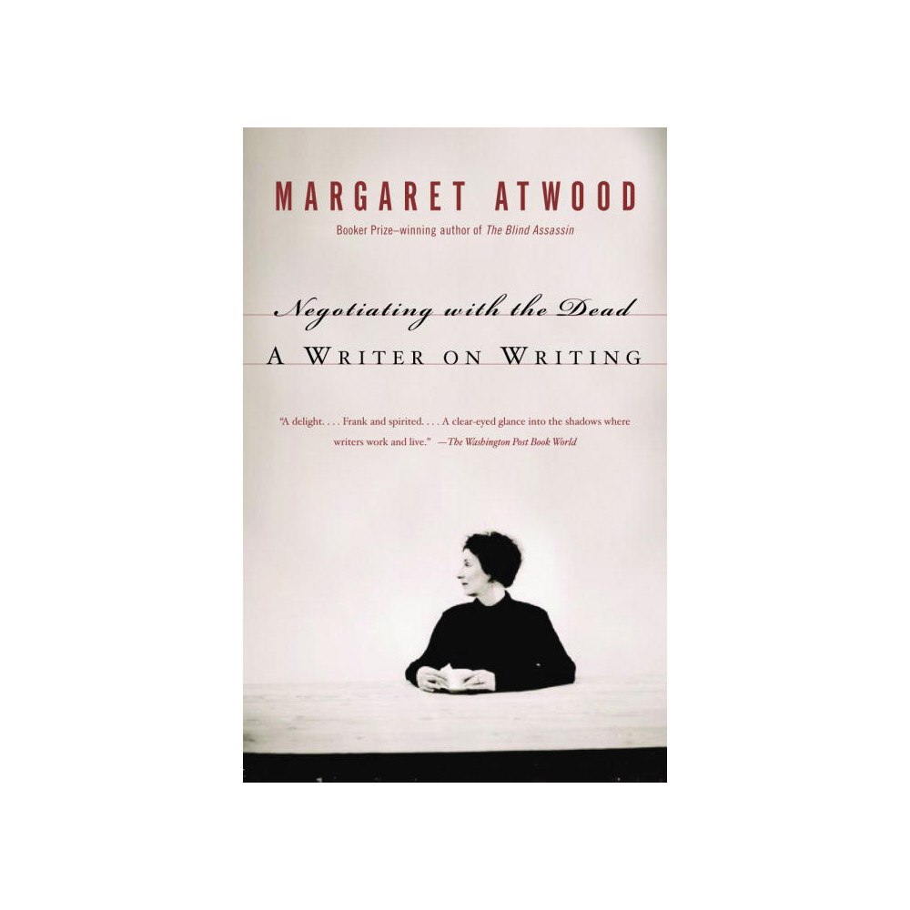 Margaret Atwood Negotiating with the Dead (häftad, eng)