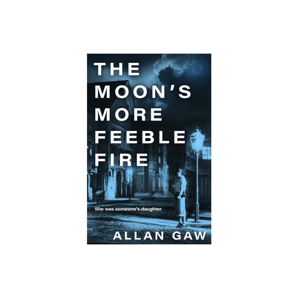 Birlinn General The Moon's More Feeble Fire (häftad, eng)
