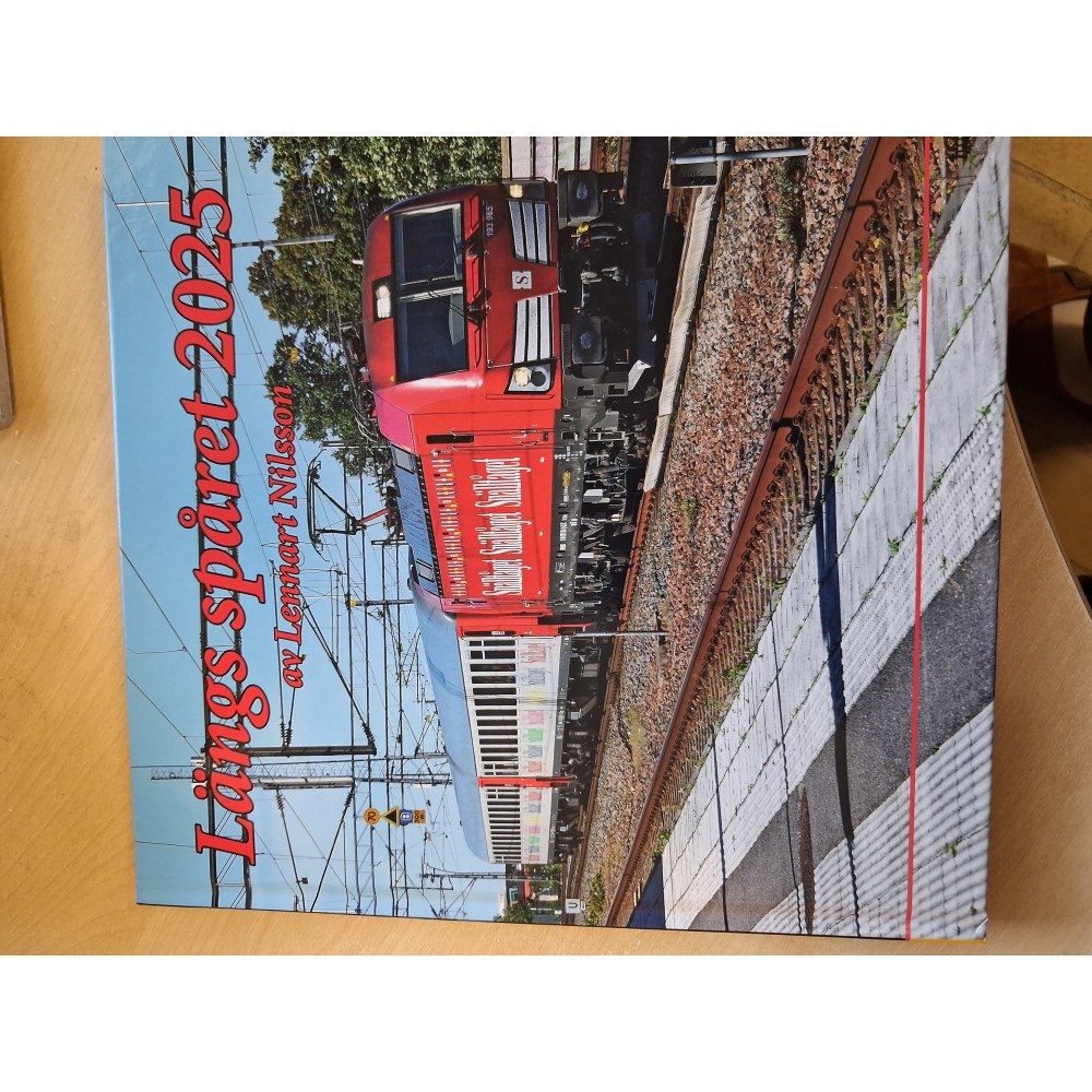 Trafik-Nostalgiska Förlaget Längs spåret 2025 (bok, kartonnage)