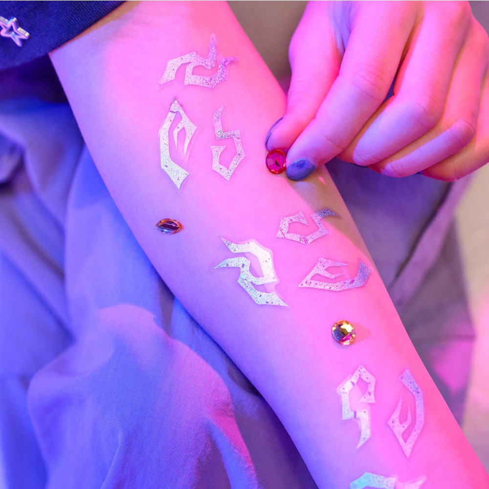 KPOP DEMON HUNTERS KPDH Cool Maker Shimmer Me Tattoo Kit