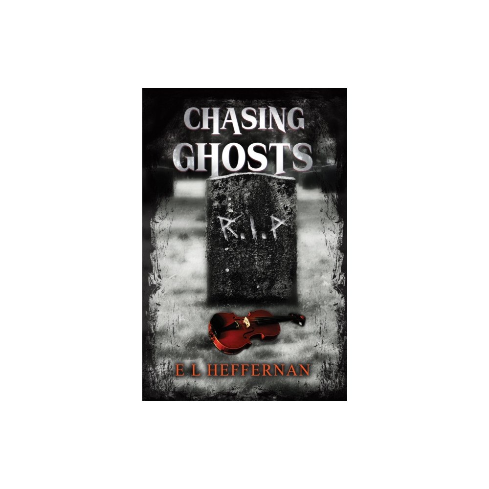Pegasus Elliot Mackenzie Publishers Chasing Ghosts (häftad, eng)