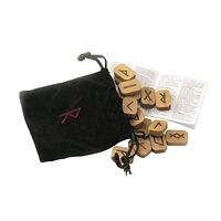 Laura Tuan Wooden runes - ancient northern magic (häftad, eng)