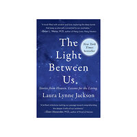 Laura Lynne Jackson The Light Between Us (häftad, eng)