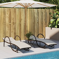 vidaXL Solsängar 2 st med bord brun konstrotting