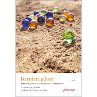 Stina Fernqvist Barnfattigdom : barnfamiljers och professionellas perspektiv (häftad)