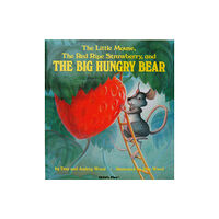 Child's Play International Ltd The Little Mouse, the Red Ripe Strawberry, and the Big Hungry Bear (bok, board book, eng)