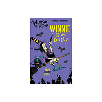 Oxford University Press Winnie and Wilbur: Winnie Goes Batty (häftad, eng)