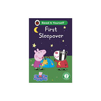 Penguin Random House Children's UK Peppa Pig: First Sleepover: Read It Yourself - Level 2 Developing Reader (inbunden, eng)