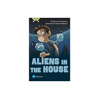 Pearson Education Limited Bug Club Independent Fiction Year Two Lime B Plus Aliens in the House (häftad, eng)