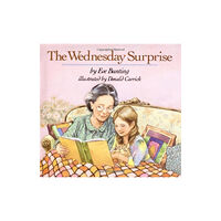 Houghton Mifflin Co International Inc. The Wednesday Surprise (inbunden, eng)