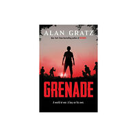 Scholastic Grenade (häftad, eng)