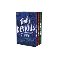 Harpercollins publishers inc Truly Devious 3-Book Box Set (häftad, eng)