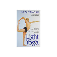 HarperCollins India Light on Yoga (häftad, eng)