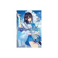 Little, Brown & Company Strike The Blood, Vol. 4 (Manga) (häftad, eng)