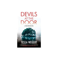 Canongate Books Devils at the Door (inbunden, eng)