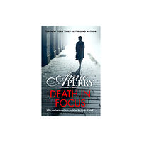 Headline Publishing Group Death in Focus (Elena Standish Book 1) (häftad, eng)
