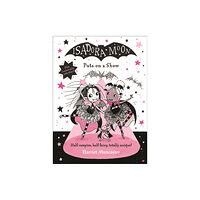 Oxford University Press Isadora Moon Puts on a Show (inbunden, eng)