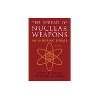 WW Norton & Co The Spread of Nuclear Weapons (häftad, eng)