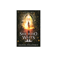 Hodder & Stoughton She Who Waits (häftad, eng)