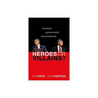 Oxford University Press Heroes or Villains? (häftad, eng)