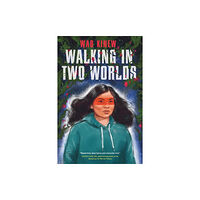 Prentice Hall Press Walking In Two Worlds (häftad, eng)