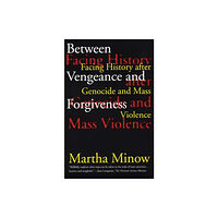 Beacon Press Between Vengeance and Forgiveness (häftad, eng)