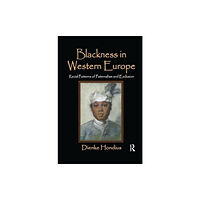 Taylor & francis ltd Blackness in Western Europe (häftad, eng)