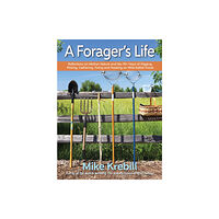 St. Lynn's Press A Forager's Life (häftad, eng)