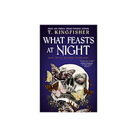 Titan Books Ltd Sworn Soldier - What Feasts at Night (häftad, eng)