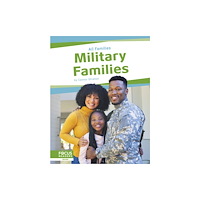 North Star Editions Military Families (häftad, eng)