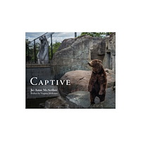 Lantern Books,US Captive (häftad, eng)