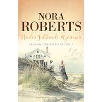 Nora Roberts Under fallande stjärnor (bok, storpocket)