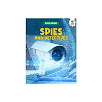 Hungry Tomato Ltd Spies and Detectives (häftad, eng)