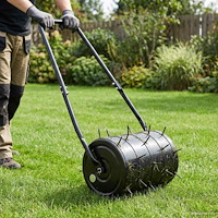 vidaXL Gräsmattoroller med Aerator Klämmor Svart 110 x 52 cm Järn