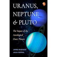 James Burgess Uranus, Neptune, and Pluto: The Impact of the Astrological Outer Planets (häftad, eng)