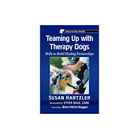 McFarland & Co Inc Teaming Up with Therapy Dogs (häftad, eng)