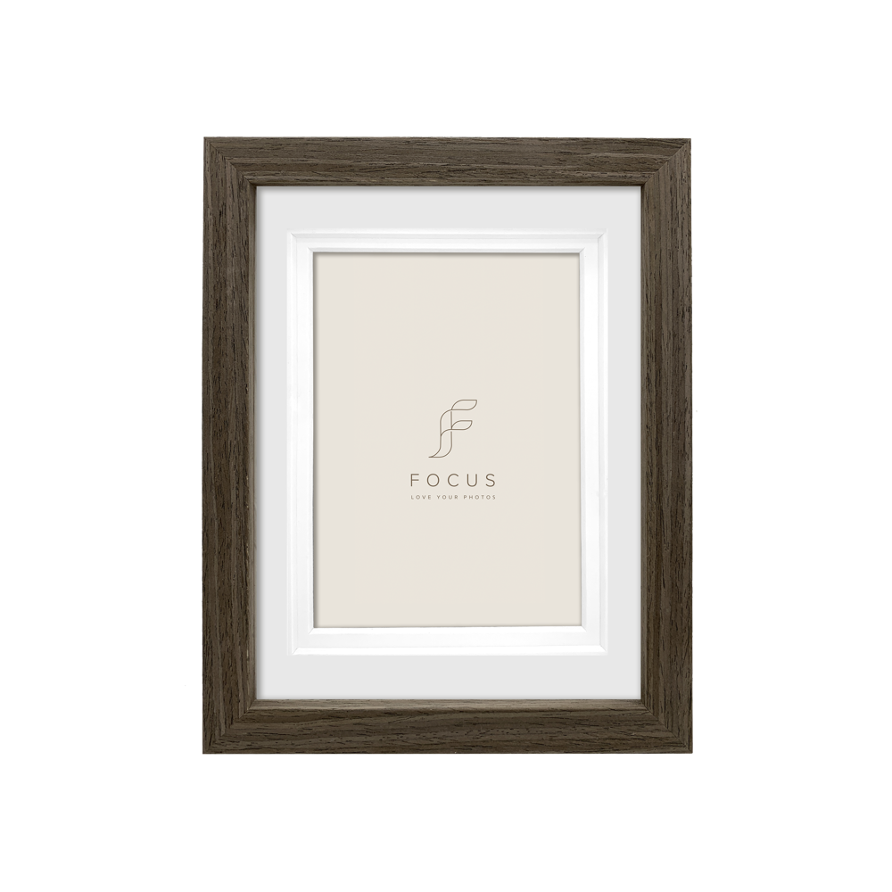 Focus Dahlia Walnut 40x50/PP 30x40